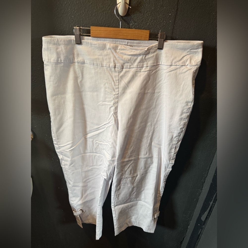 Zac & Rachel Classic White Pull On Work Pant Capris